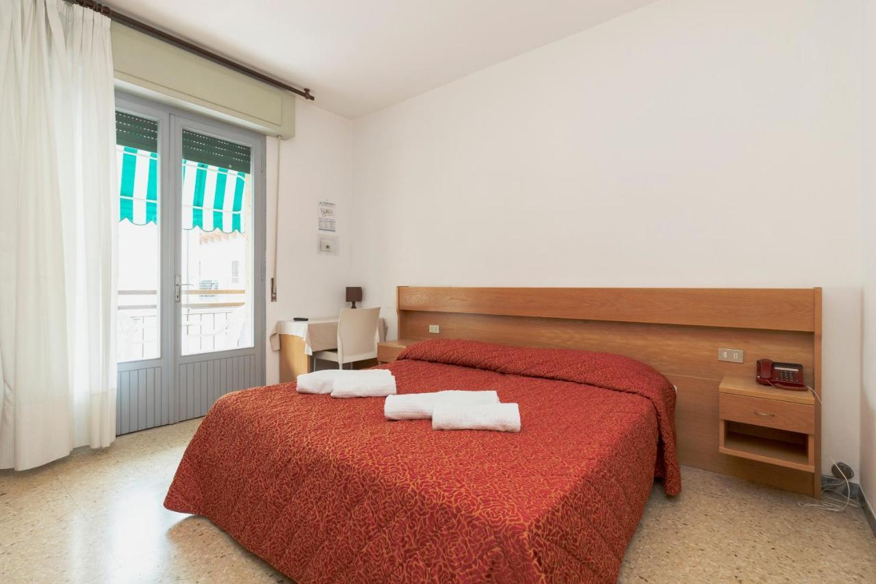 Hotel Nettuno Brenzone sul Garda Esterno foto