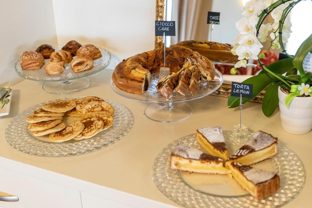 Hotel Nettuno Brenzone sul Garda Esterno foto