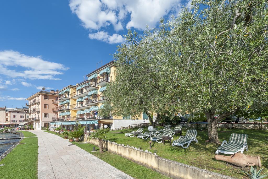 Hotel Nettuno Brenzone sul Garda Esterno foto
